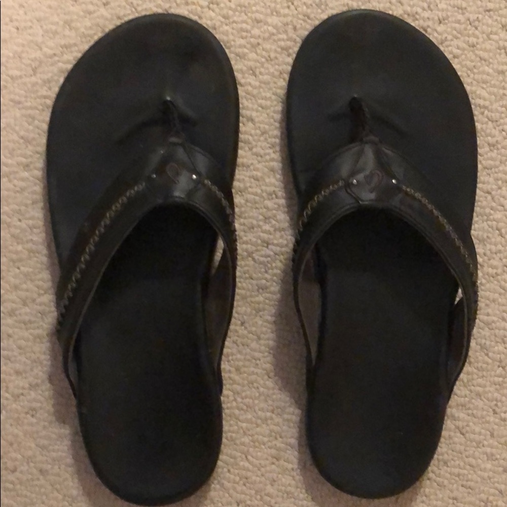 Olukai Leather Tong Sandal